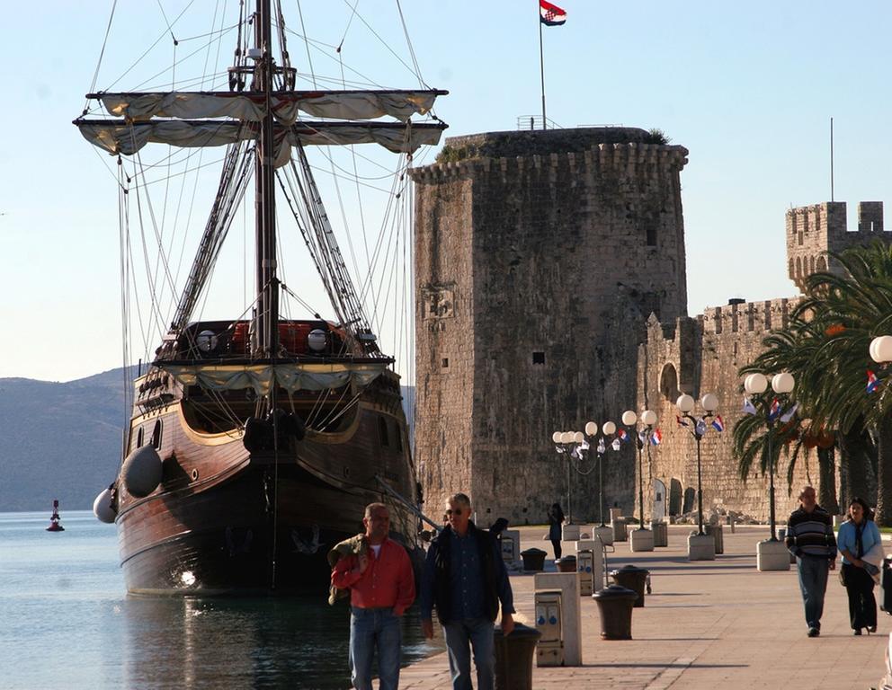 Dimora Picco Bello Trogir Extérieur photo